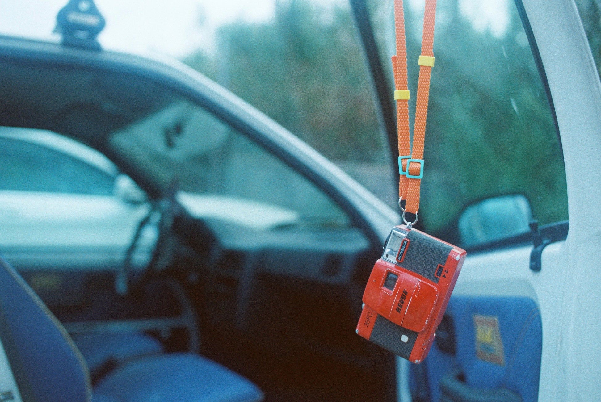 orange-003 Dubblefilm camera strap
